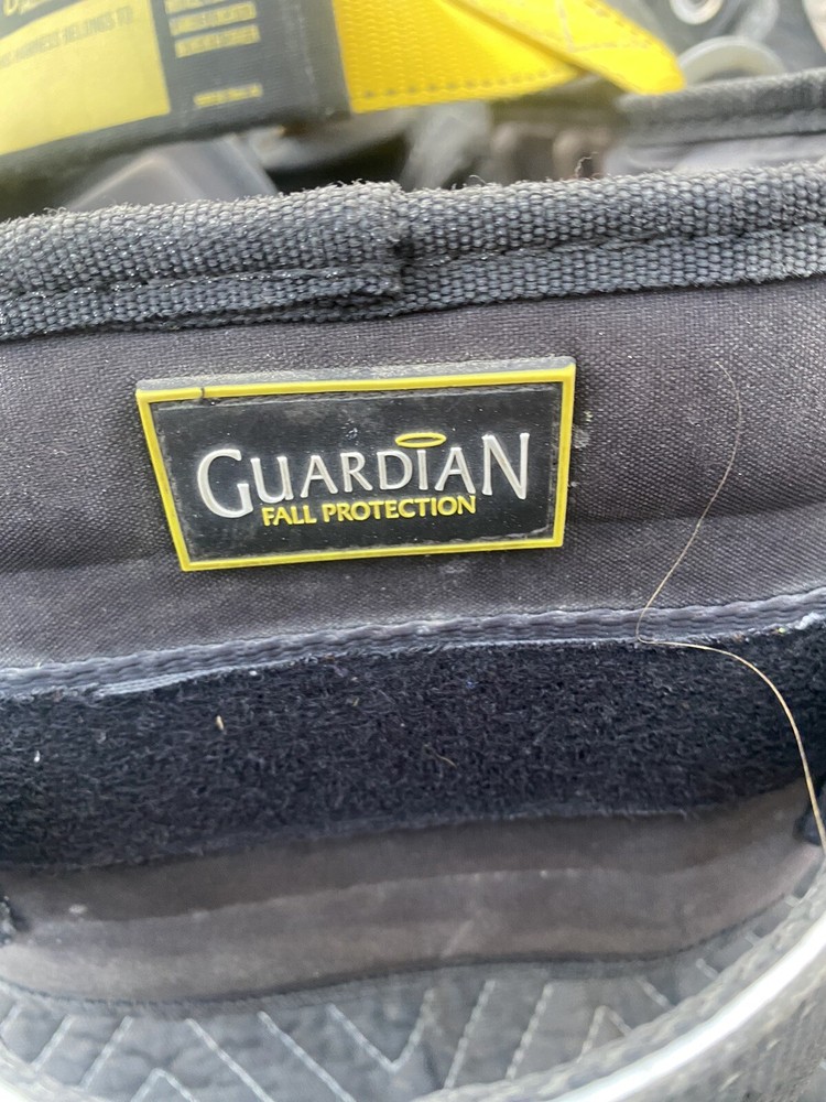 Guardian Fall Protection Construction Harness, Medium/Large 90930 Rev B W/ Belt