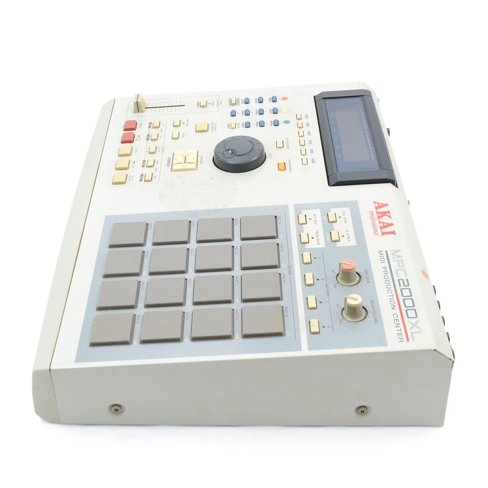 AKAI MPC2000XL Sampler Sequencer Drum Machine Tested Working Japan