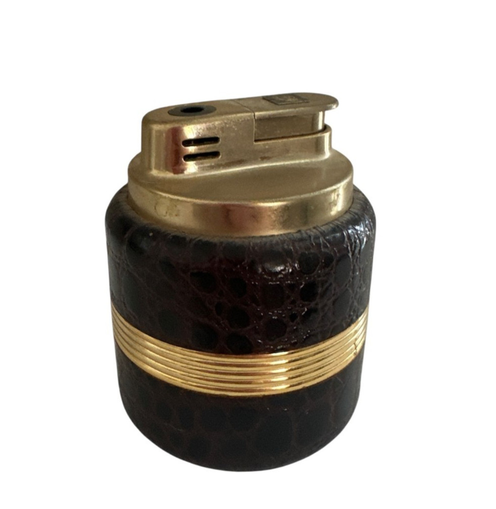 vtg table Lighter 50's w lion crest