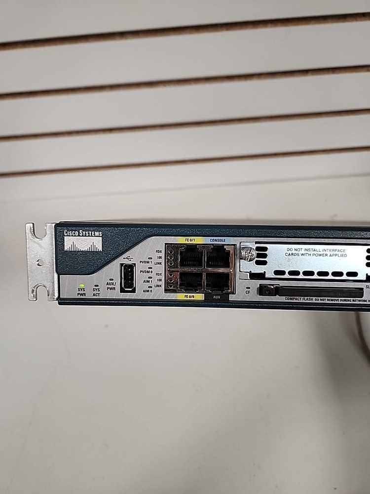 Cisco Systems 2801 Series Modem Service Router POWERS ON BH