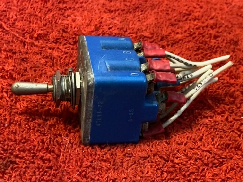 MICRO SWITCH 3 POSITION TOGGLE SWITCH P/N 4TL11-72