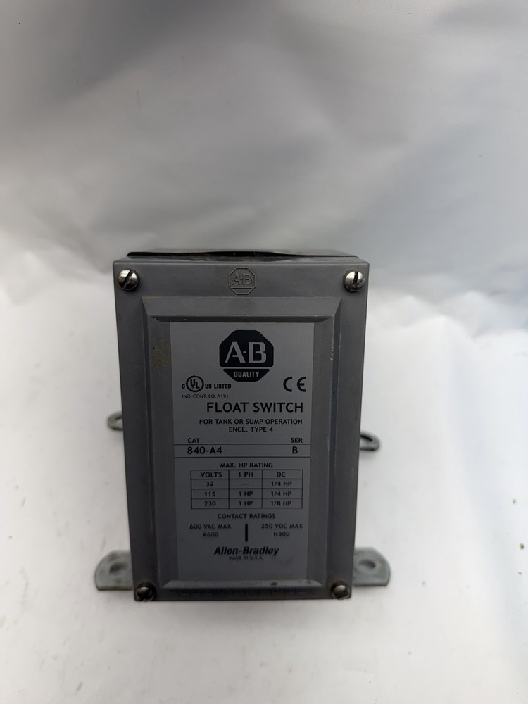 840-A4 ALLEN BRADLEY FLOAT SWITCH GREAT SHAPE W/ CONDUIT HUB