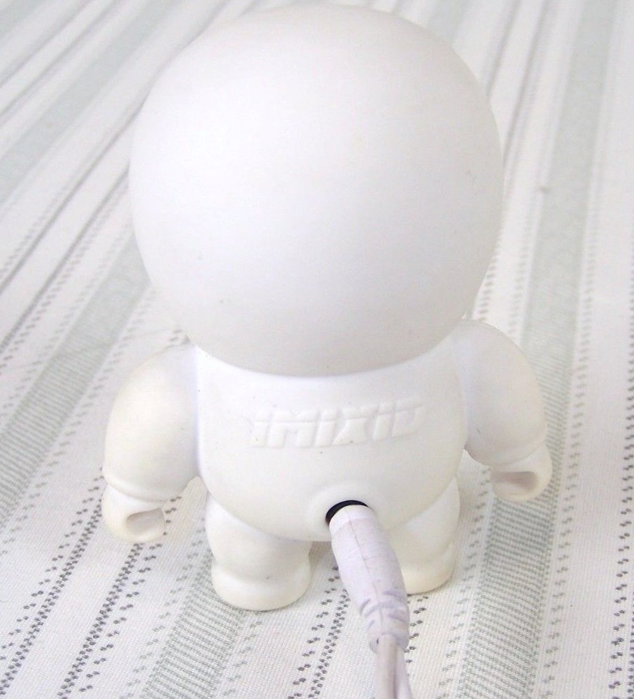 Imixid Audio Bot White Speaker USB AUX Phone Ipod MP3
