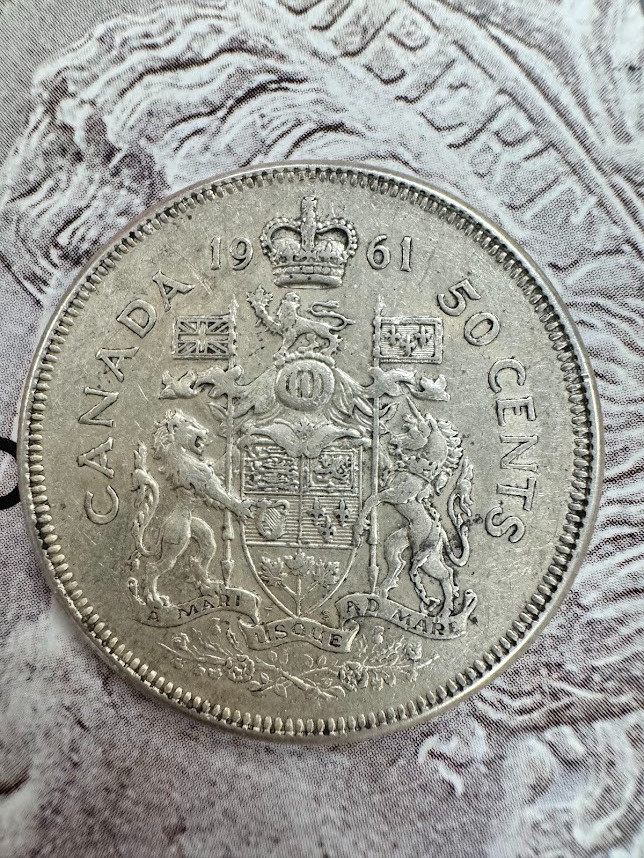 80% silver- 1961 Canada Silver 50 cent 11.6 g-CM-054