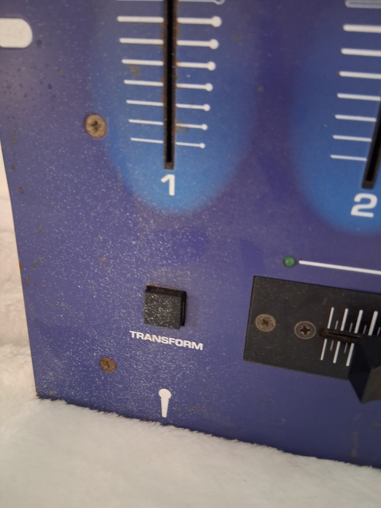 Numark DM2002X Pro Master Mix Dj Mixer Powers On