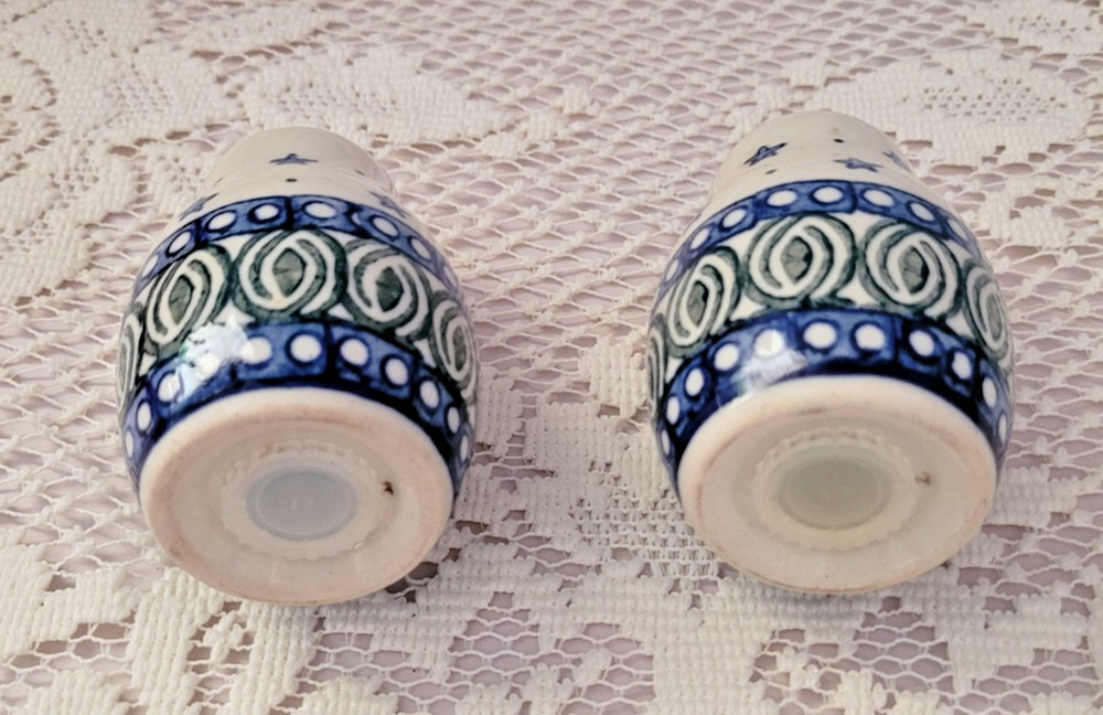 Polish Pottery Hand Painted Star Pattern Salt And Pepper Shaker