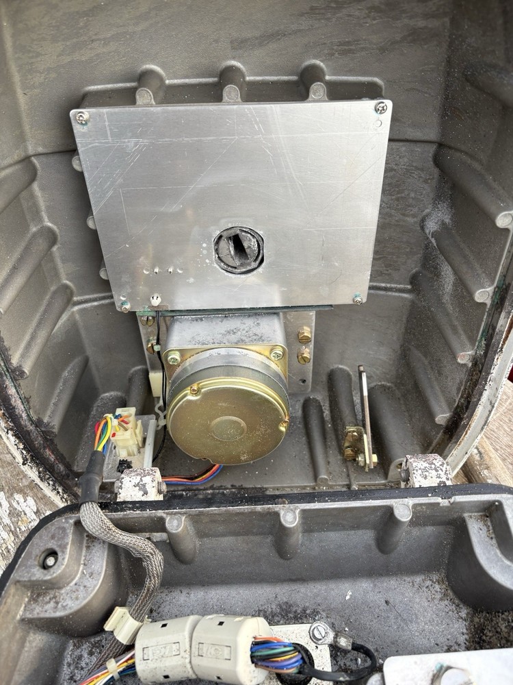 Furuno 4’ Antenna 6kW unit (specifically the RTR-059 transceiver