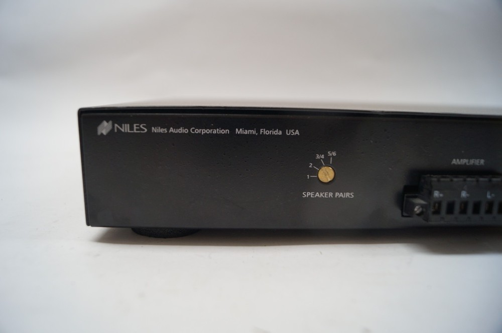 NILES Audio Corp SSVC-4 Speaker Selector / Volume Control System WORKING E211