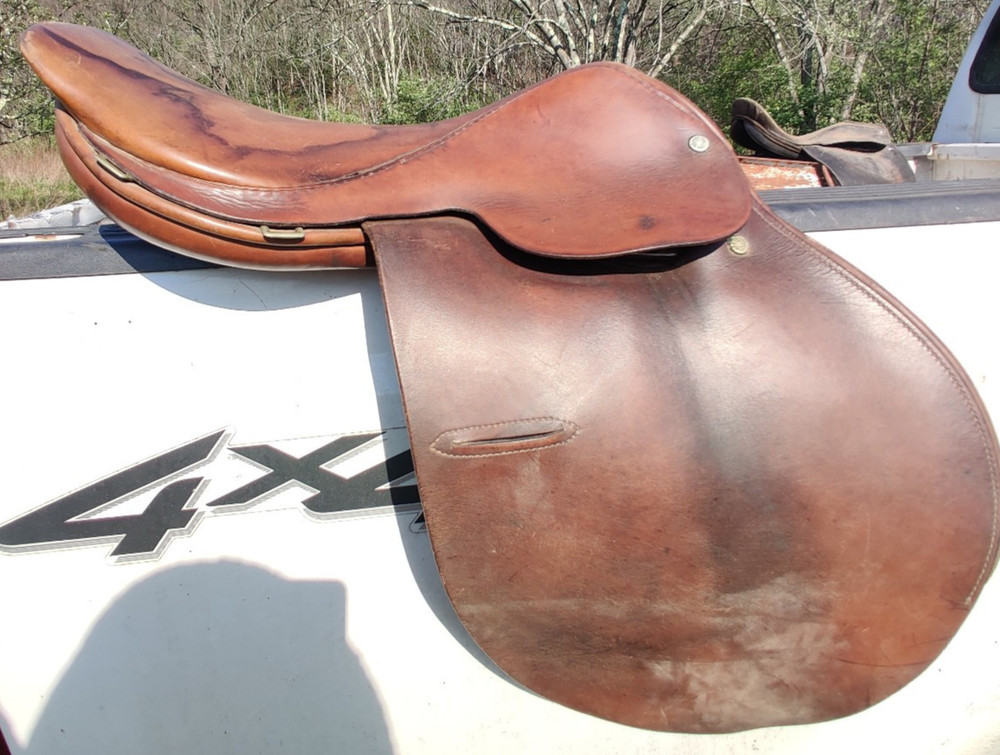 Crosby 'Prix des Nations' Spring Seat - English saddle
