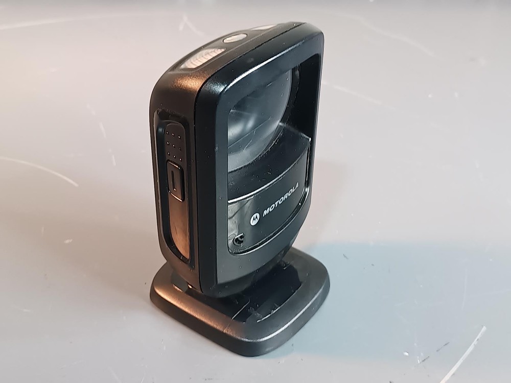 Motorola DS9208 1D/2D Omnidirectional Hands-Free USB Barcode Scanner