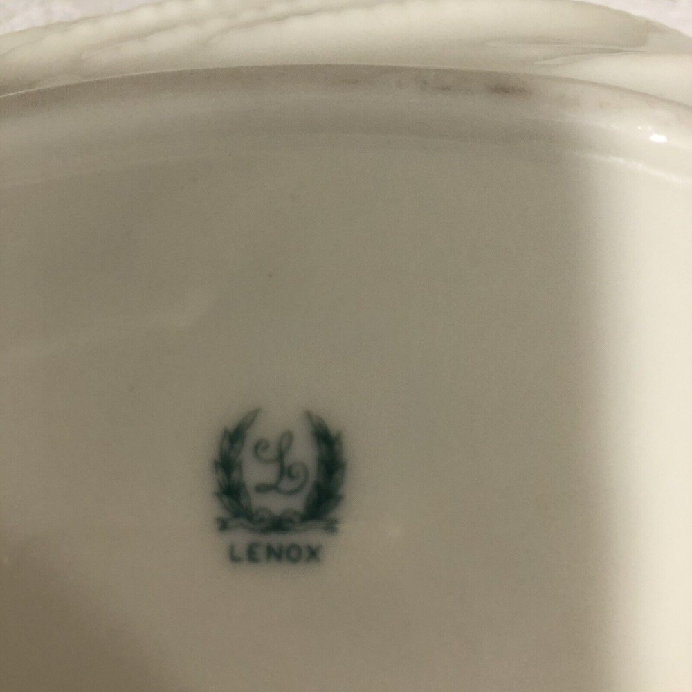 Vintage Lenox Acanthus Leaf Shell Bowl