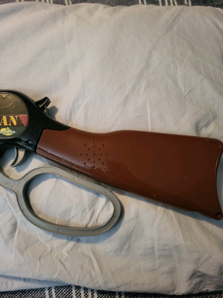 Buzz Bee Toys Marksman Lever Action Shell Ejecting Cosplay/Larp Rifle 2009 READ
