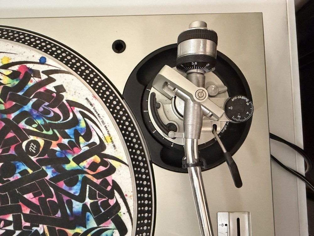 Technics sl-1200mk5 Turntable Silver