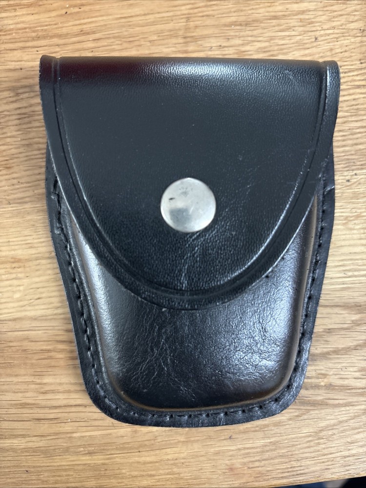 Vintage Jay-Pee Leather Flap Style Cuff Case 1701 Pouch Solid Black w/ Belt Loop