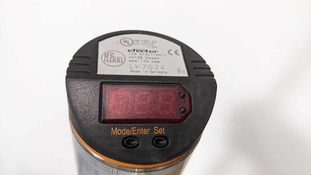 IFM Efector LK7024 Electronic Level Sensor 585mm Range LK0728A-A-00KQPKG/US 728m