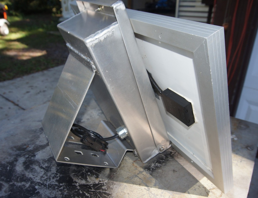 K&K Systems SPLASHER Solar Panel Traffic Beacon Flasher 24/7 Control System