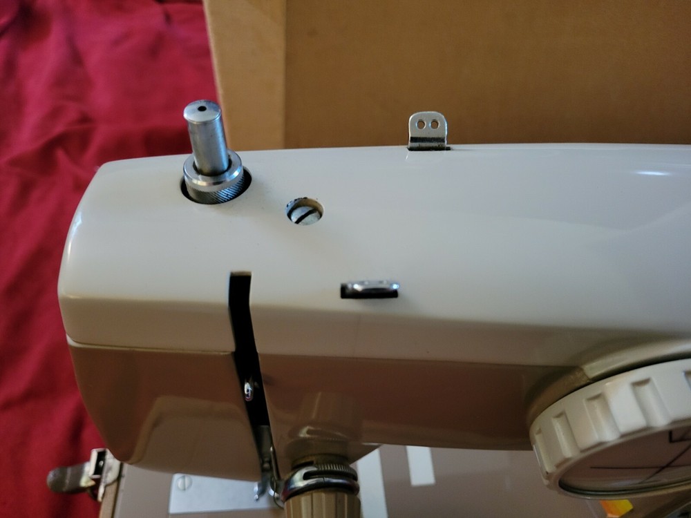 VINTAGE Nelco Sewing Machine ZBB-1 TESTED WORKS GREAT