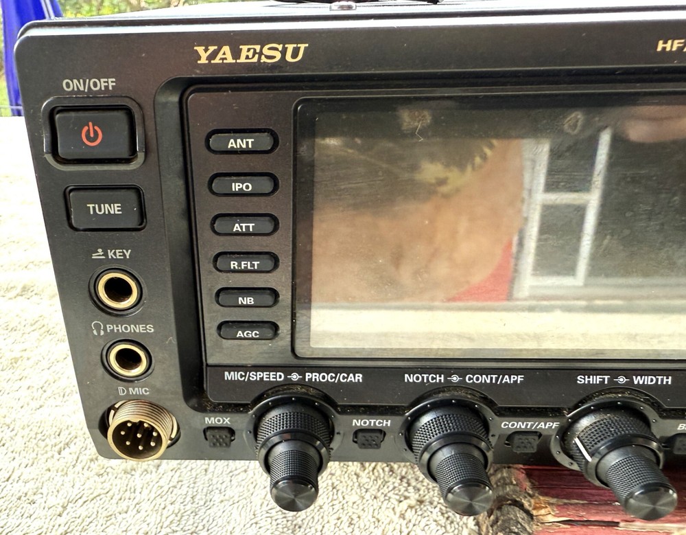 YAESU TRANSCEIVER MODEL FT DX 1200 - AS PICTURED