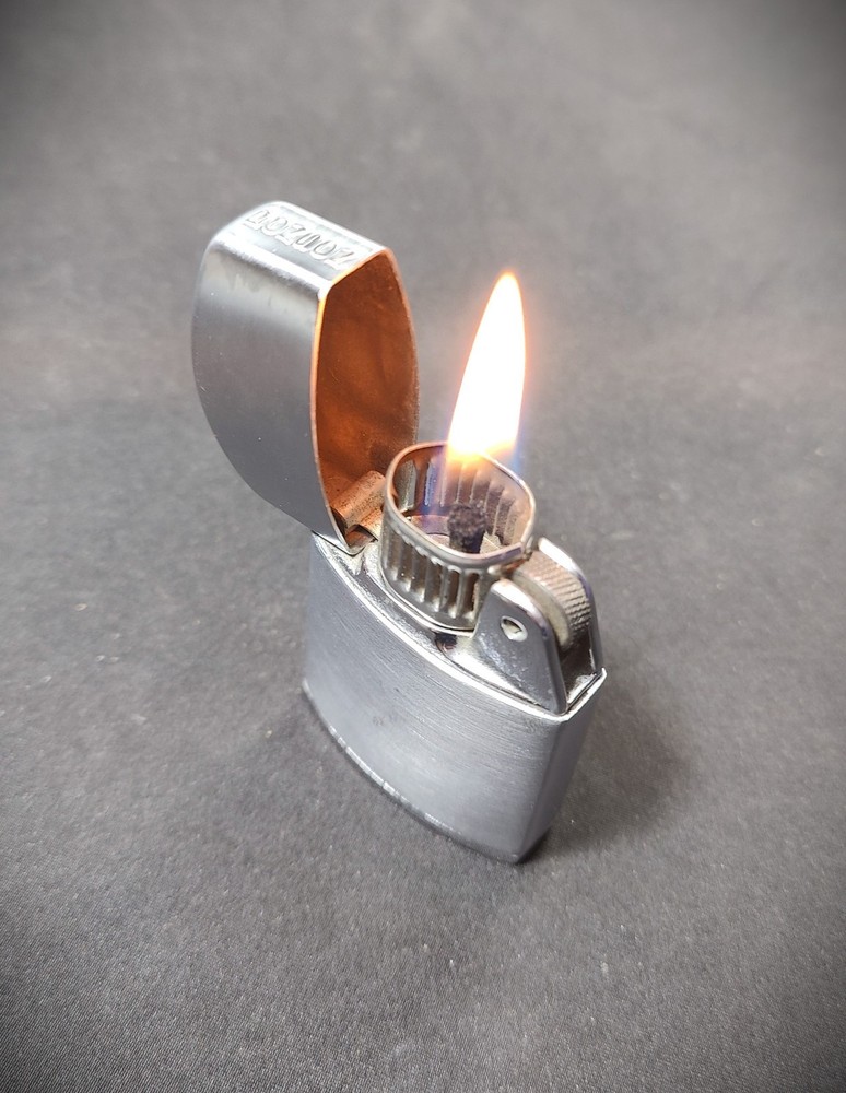 Vintage Ronson WINDLITE Lighter (1950s) Classic Look & Feel