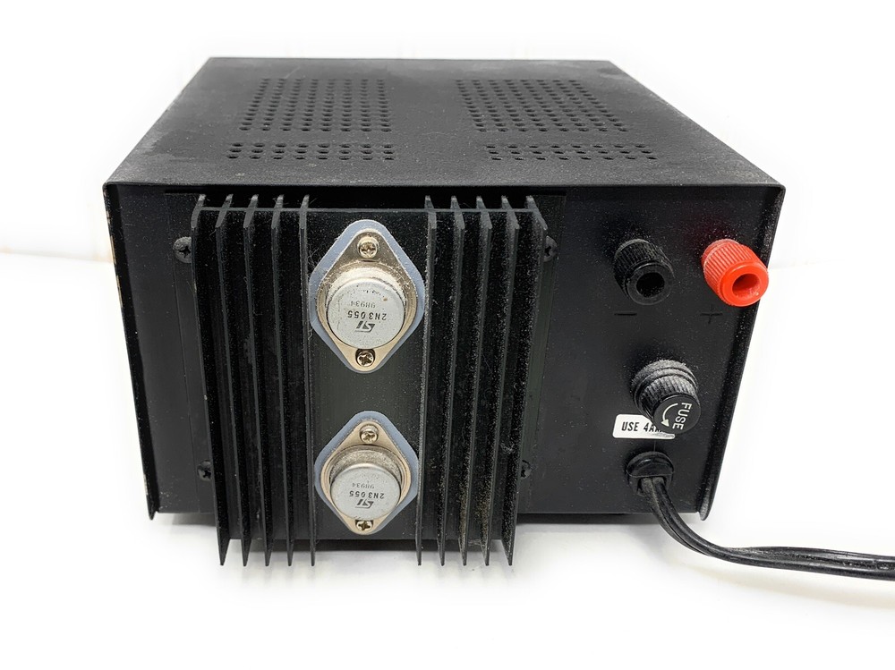 Pyramid Phase III PS-12 Precision Regulated DC Power Supply 13.8V 12Amp