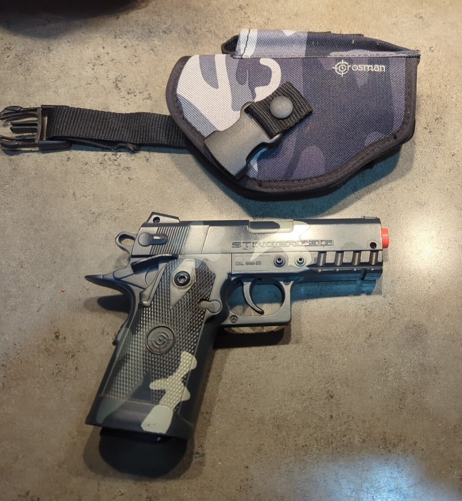 CROSMAN STINGER P-36 6mm BB Pistol Preowned.