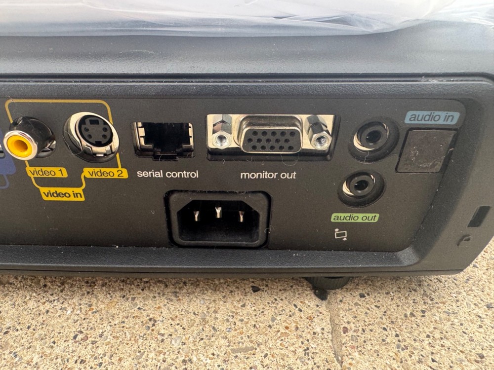 InFocus IN35 DLP Projector