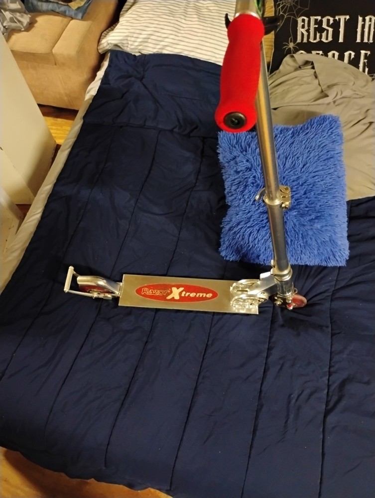 Razor A3 Kick Scooter Red