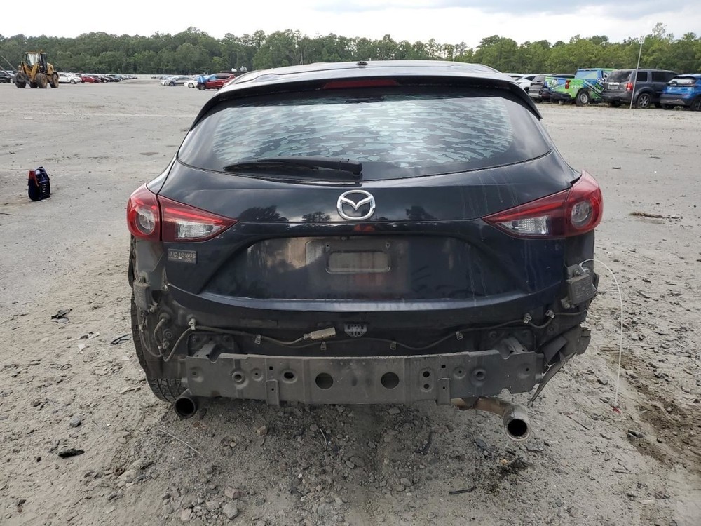 3 2018 Glove Box 4827518