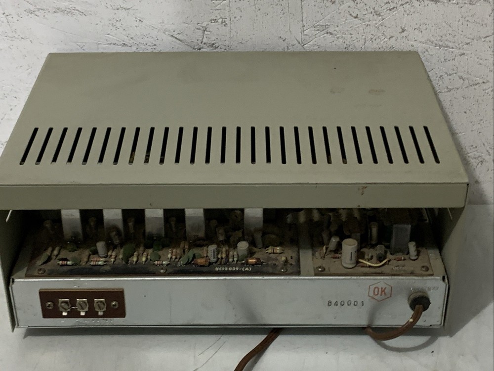 Vintage Allied Model A-2589 Solid State Dual Band FM Communications Receiver