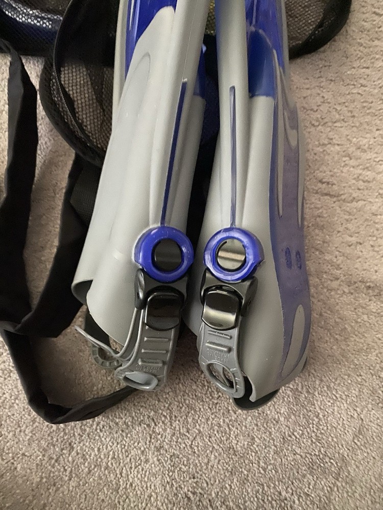 Speedo DIVE Mesh Black Backpack With 20' ADJUSTABLE Flippers & Snorkel Combo