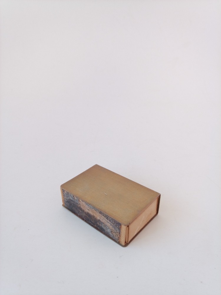VINTAGE SILVER TONE / BRASS MATCH BOX COVER MATCHBOX HOLDER