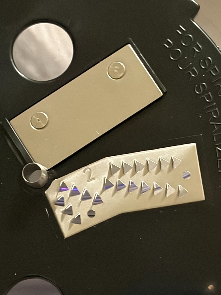 Magic Bullet Veggie Bullet VB-102 Spiralizing Blade 2C Replacement in Case EUC