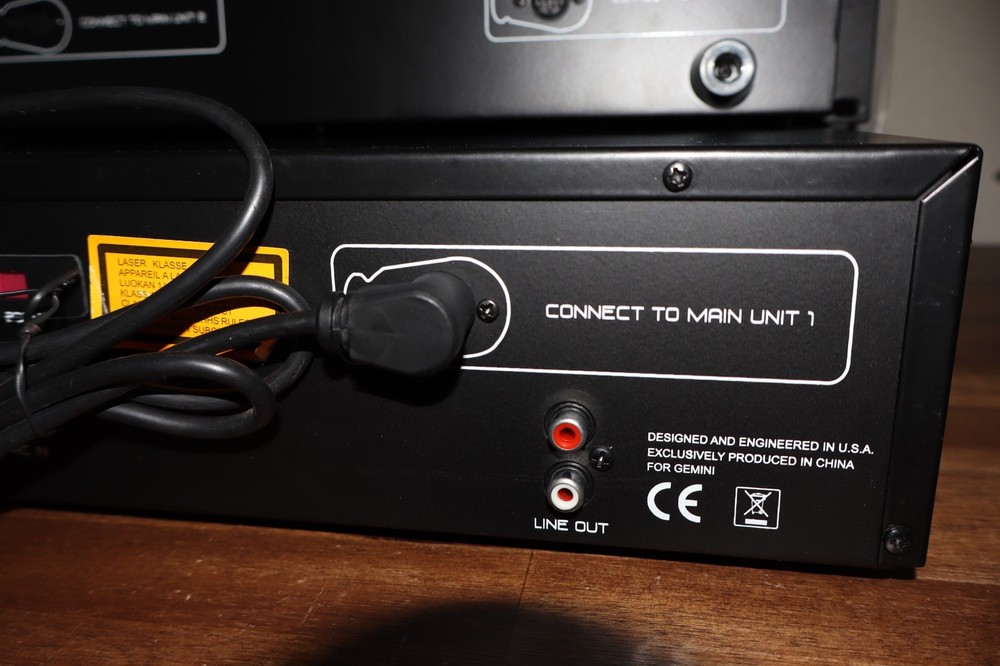 GEMINI CD 200 SYSTEM DJ Setup - Control Unit & Dual CD Player