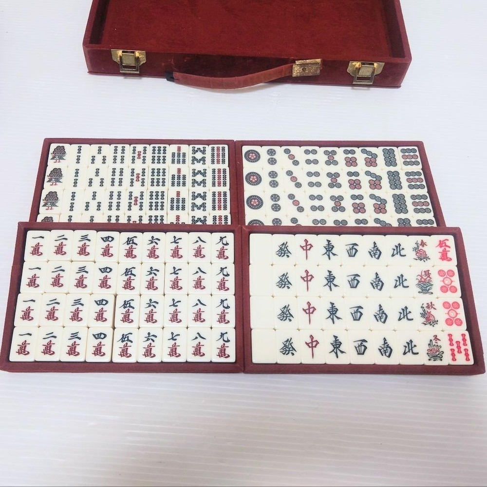 Nintendo Mahjong Set with Velvet Case