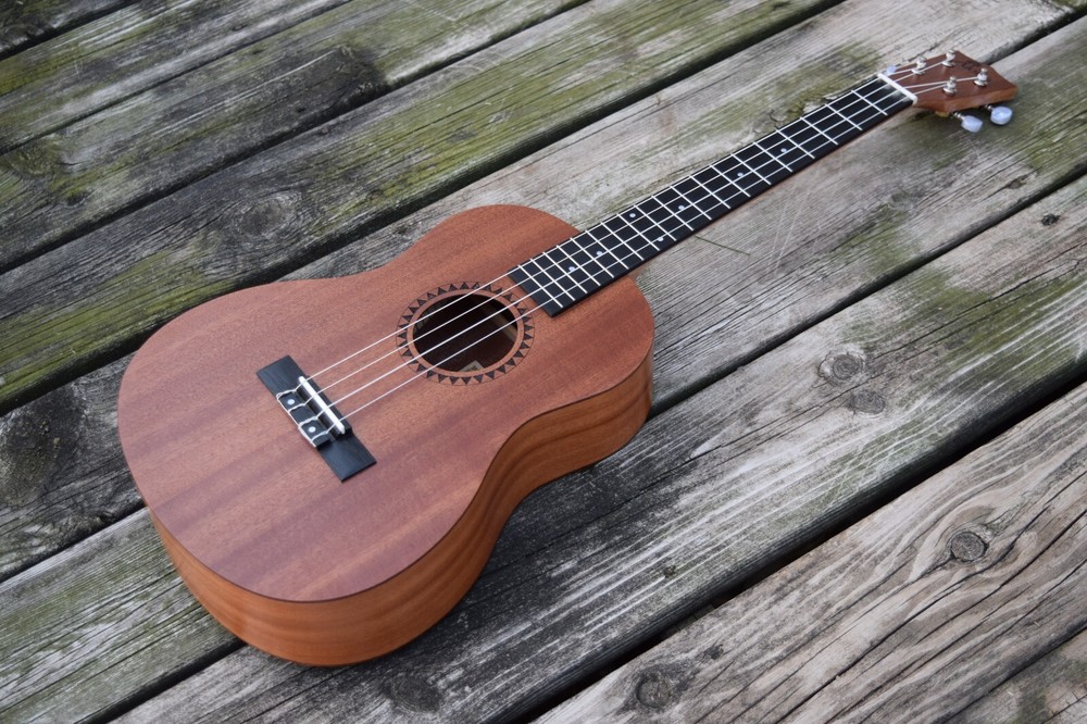 BARITONE Ukuleles ( Include Setup ) 30'' Strings DGBE Tuning (Canadian Brand)