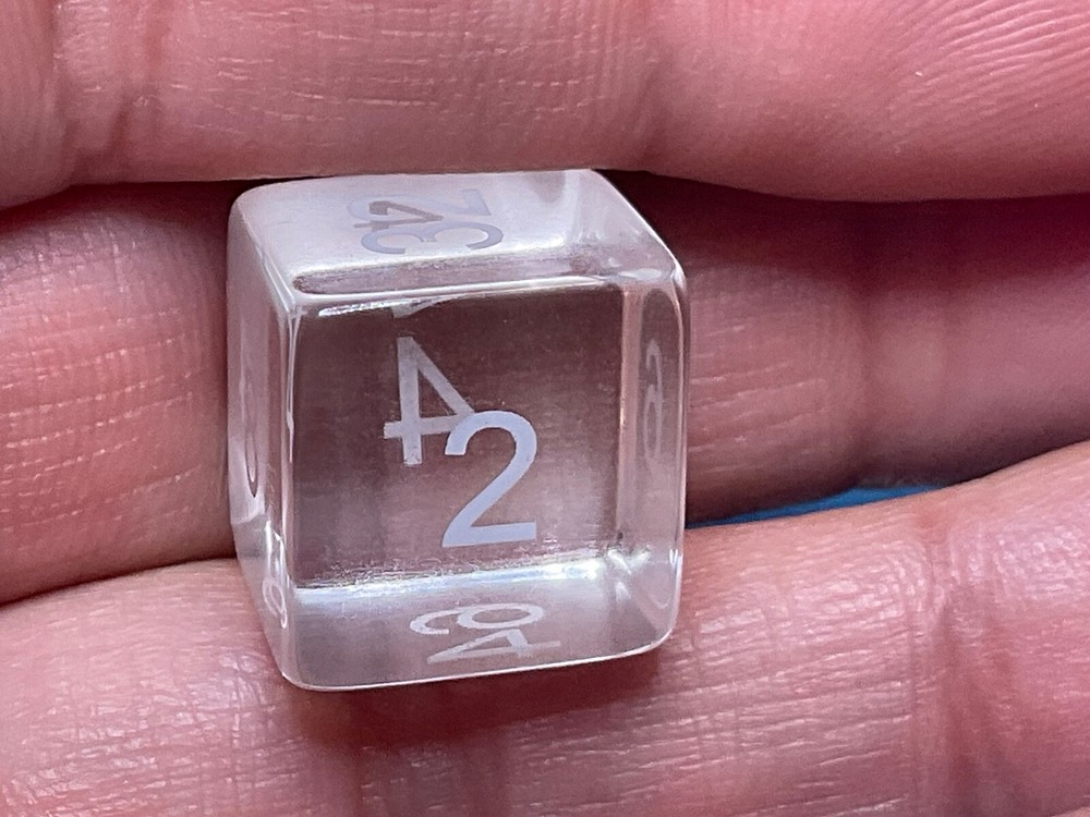 TRANSPARENT BACKGAMMON CUBE————BG-2