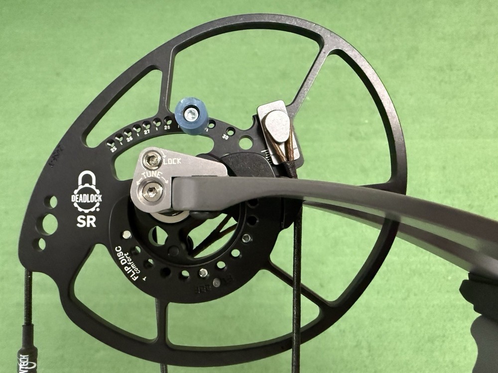 NEW Bowtech Core SR in Smoke Grey Right Hand 70# 25-30" Compound Bow