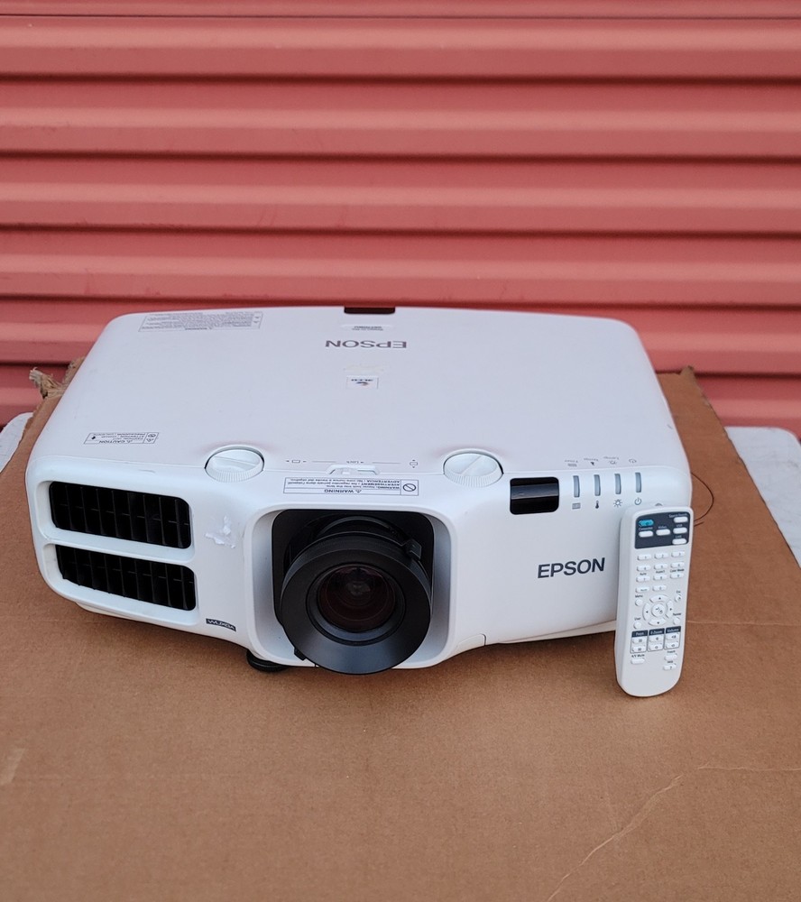 Epson H699A PowerLite Pro G6770WU LCD Projector WUXGA  / W Remote