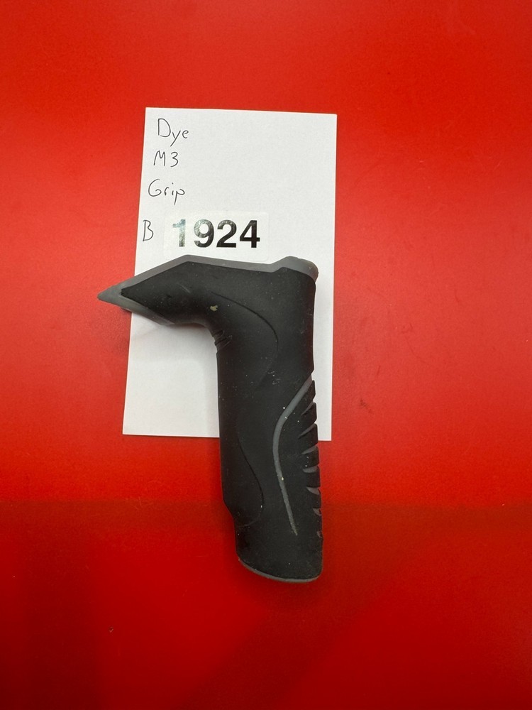 Dye M3 Grip