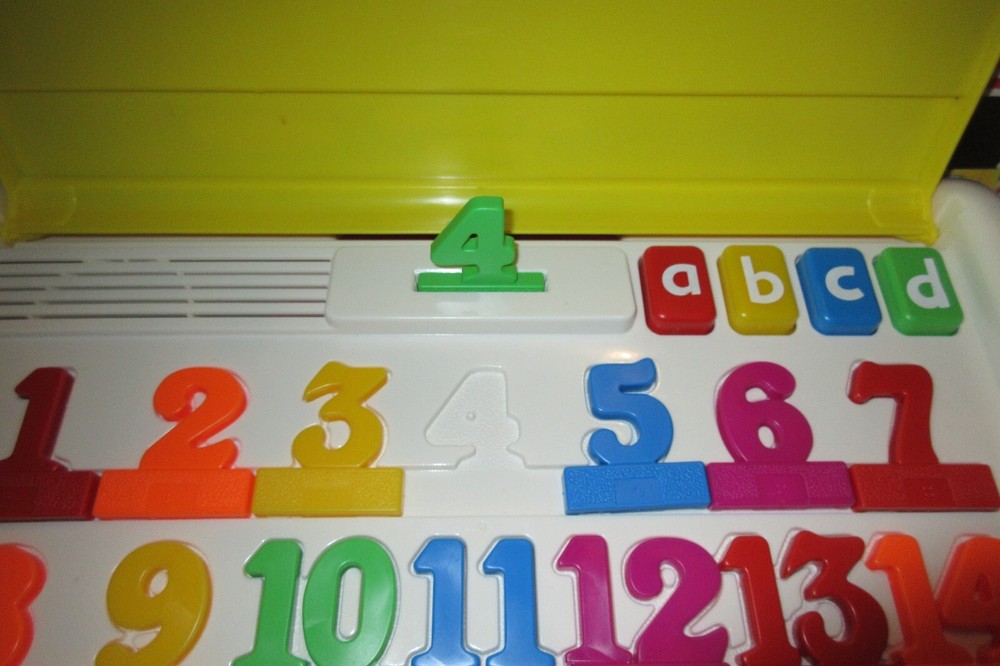 GRANDSTAND ELECTRONIC, TALKING LEARNING FUN, PRE-SCHOOL NUMBERS SHAPES 1989