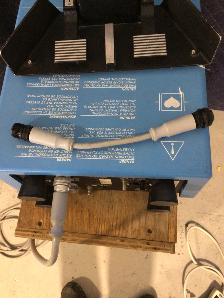 VALLEYLAB FORCE 2 ELECTROSURGICAL/CAUTERY UNIT INCLUDED E6008 FOOTSWITCH
