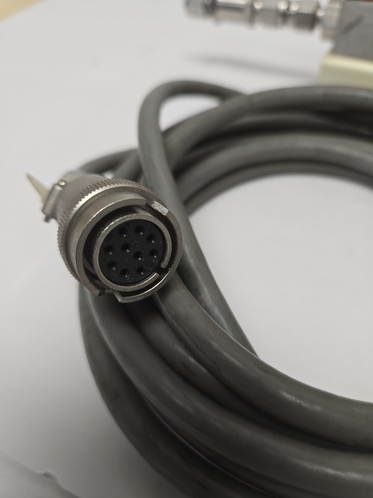 STEC MASS FLOW CONTROLLER SEC-400MK2 WITH CABLE.