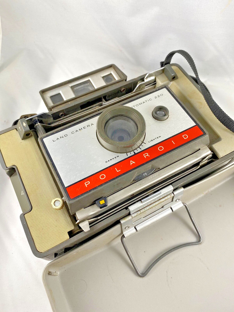 Vintage Polaroid Automatic 220 Land Camera with Built-In Case