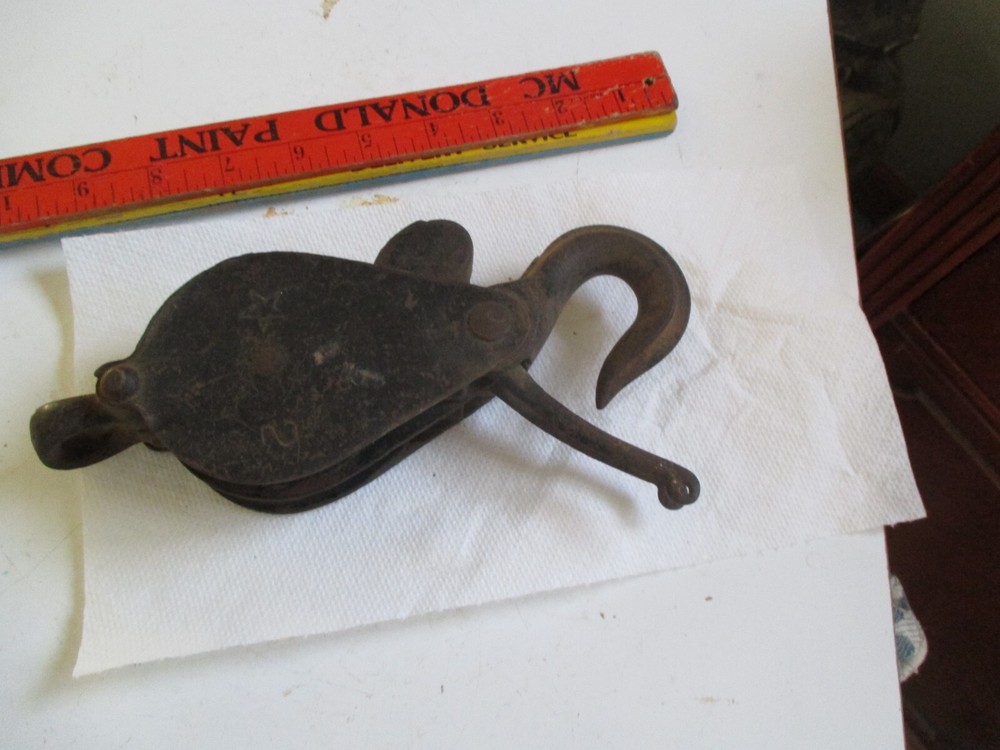 Vintage Star Double Pulley No. 2 with rope pull releases