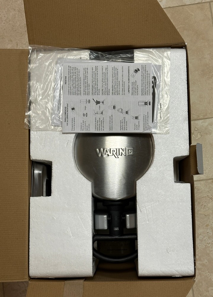 Waring Single Classic Waffle Iron WWD180