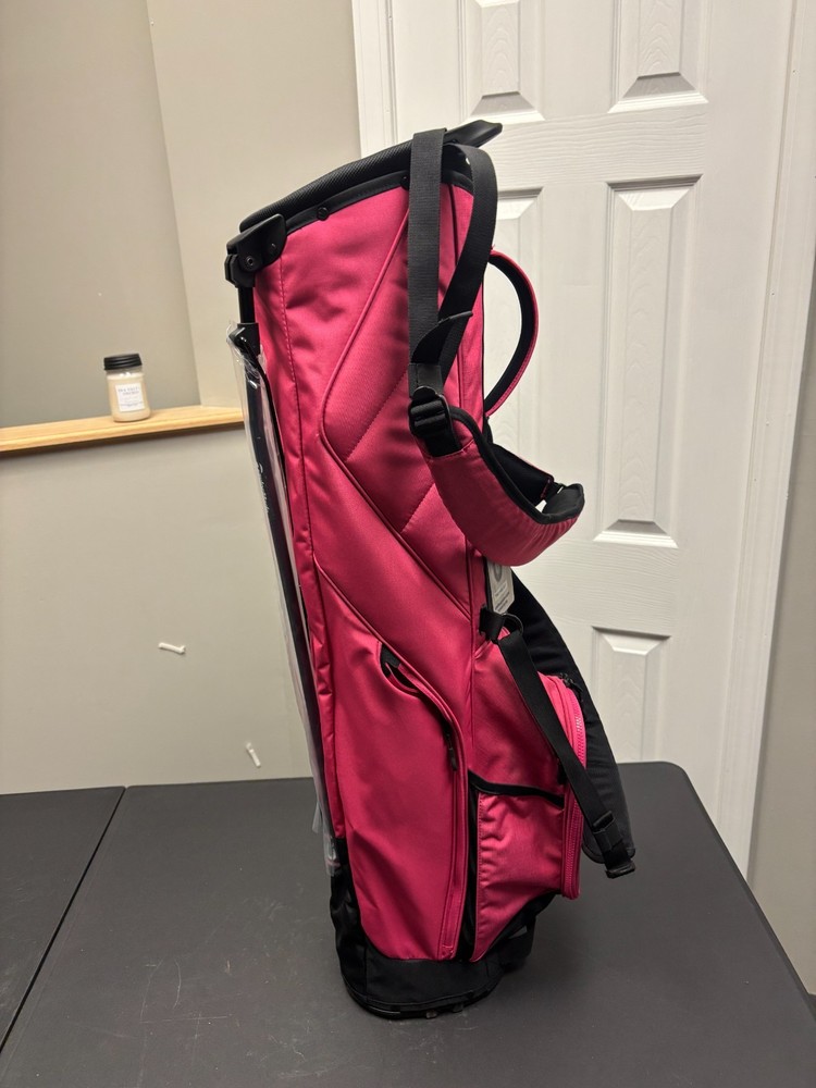 NEW WITH TAGS TAYLORMADE FLEXTECH LITE STAND BAG - PINK