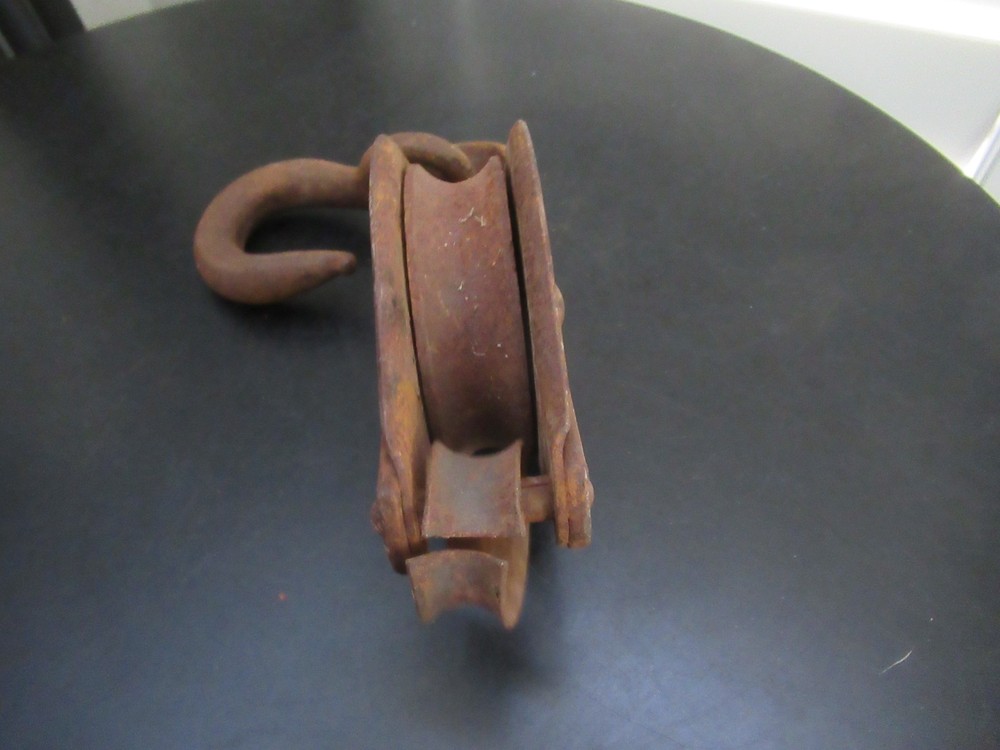 VTG Rustic Cast Iron Block & Tackle Pulley Hook Size 11"