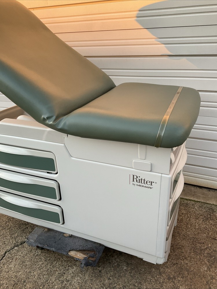 Midmark Ritter 204 Exam Table 204