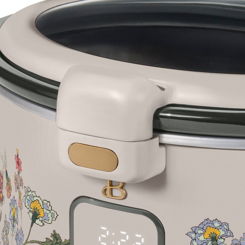 4qt Slow Cooker W/ Locking Lid Dishwasher Safe Digital Display Timer Settings US