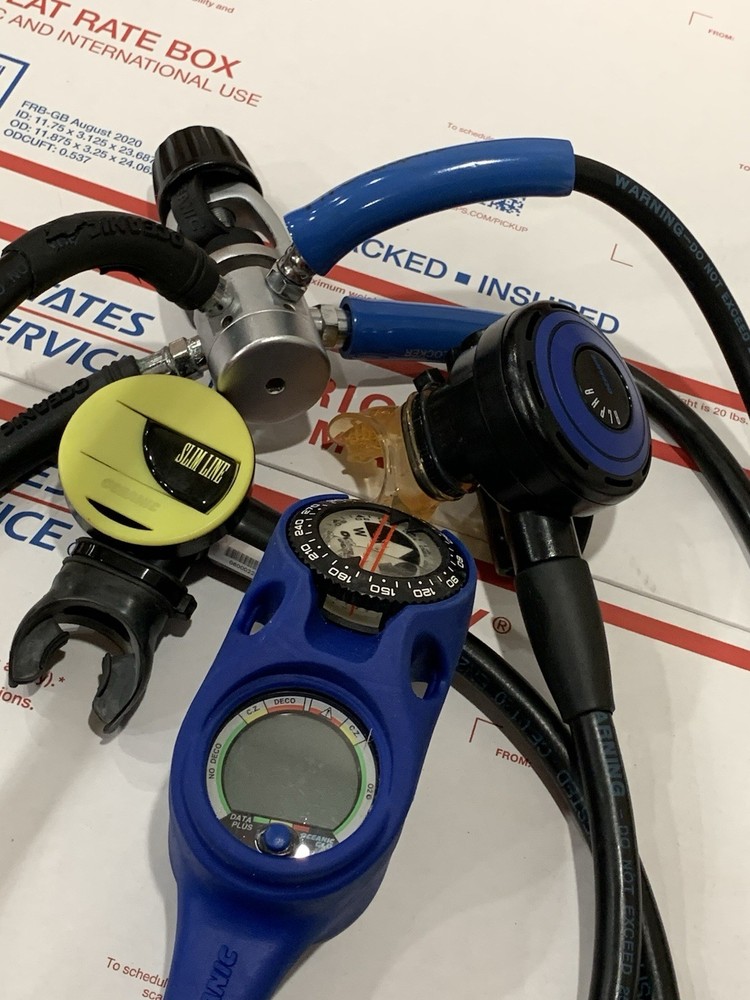 Oceanic Scuba Regulator Set with Pressure Gauge, Compass & Data + Dive Computer